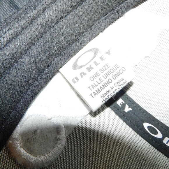Ball Cap with Oakley logo in black - Picture 3 of 3